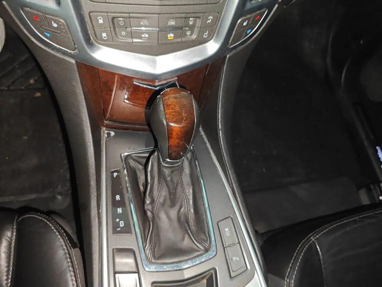 Cadillac SRX 2012 3.0L Elite Edition — миниатюра 14