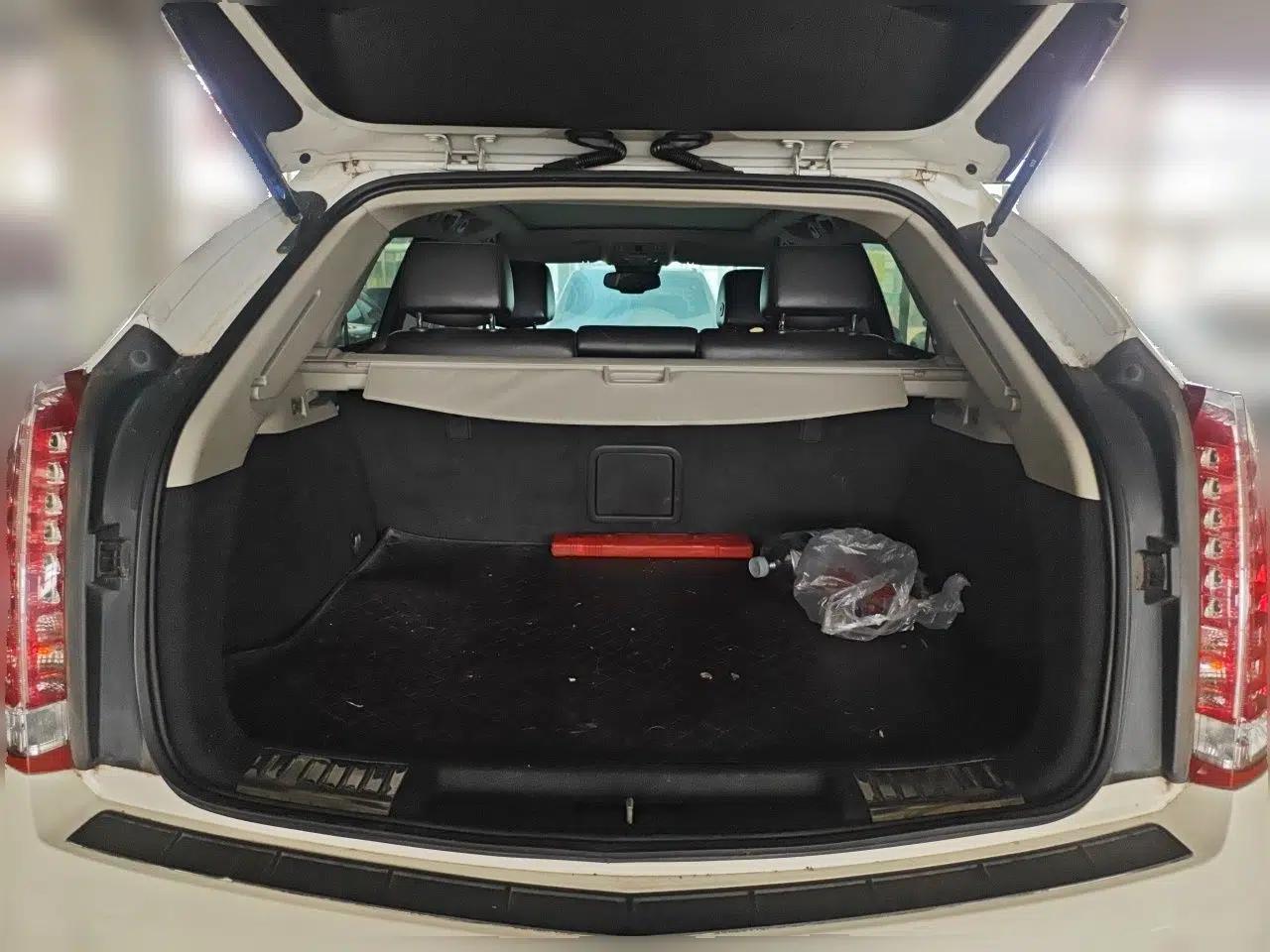 Cadillac SRX 2012 3.0L Elite Edition — миниатюра 19
