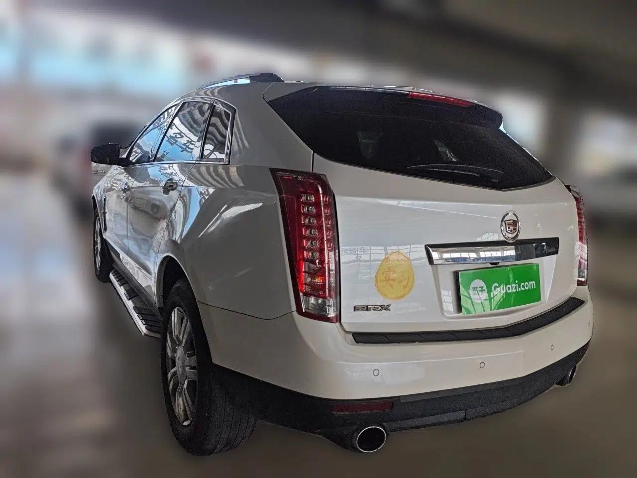 Cadillac SRX 2012 3.0L Elite Edition — миниатюра 4