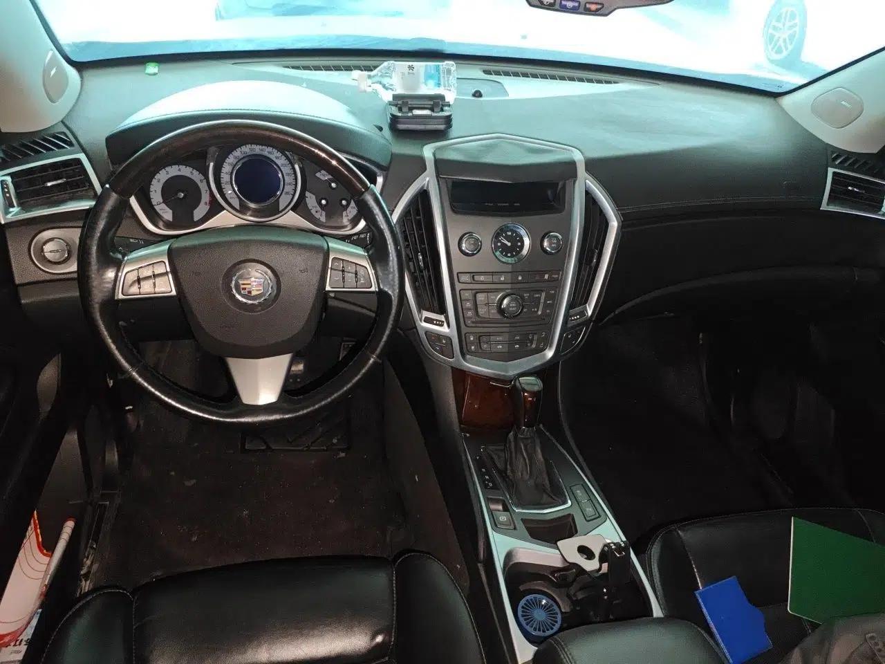 Cadillac SRX 2012 3.0L Elite Edition — миниатюра 9