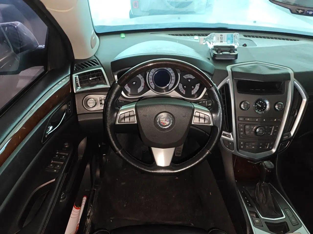 Cadillac SRX 2012 3.0L Elite Edition — миниатюра 10
