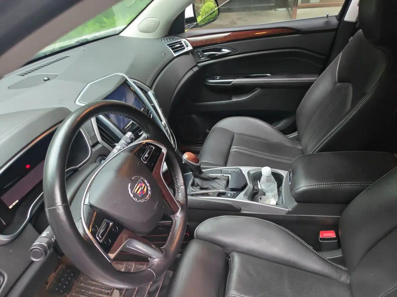Cadillac SRX 2014 3.0L Elite Model — миниатюра 11