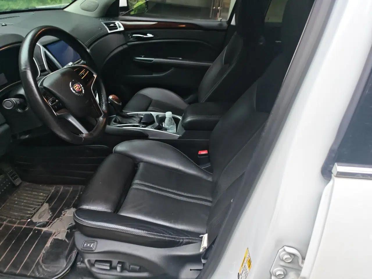Cadillac SRX 2014 3.0L Elite Model — миниатюра 12