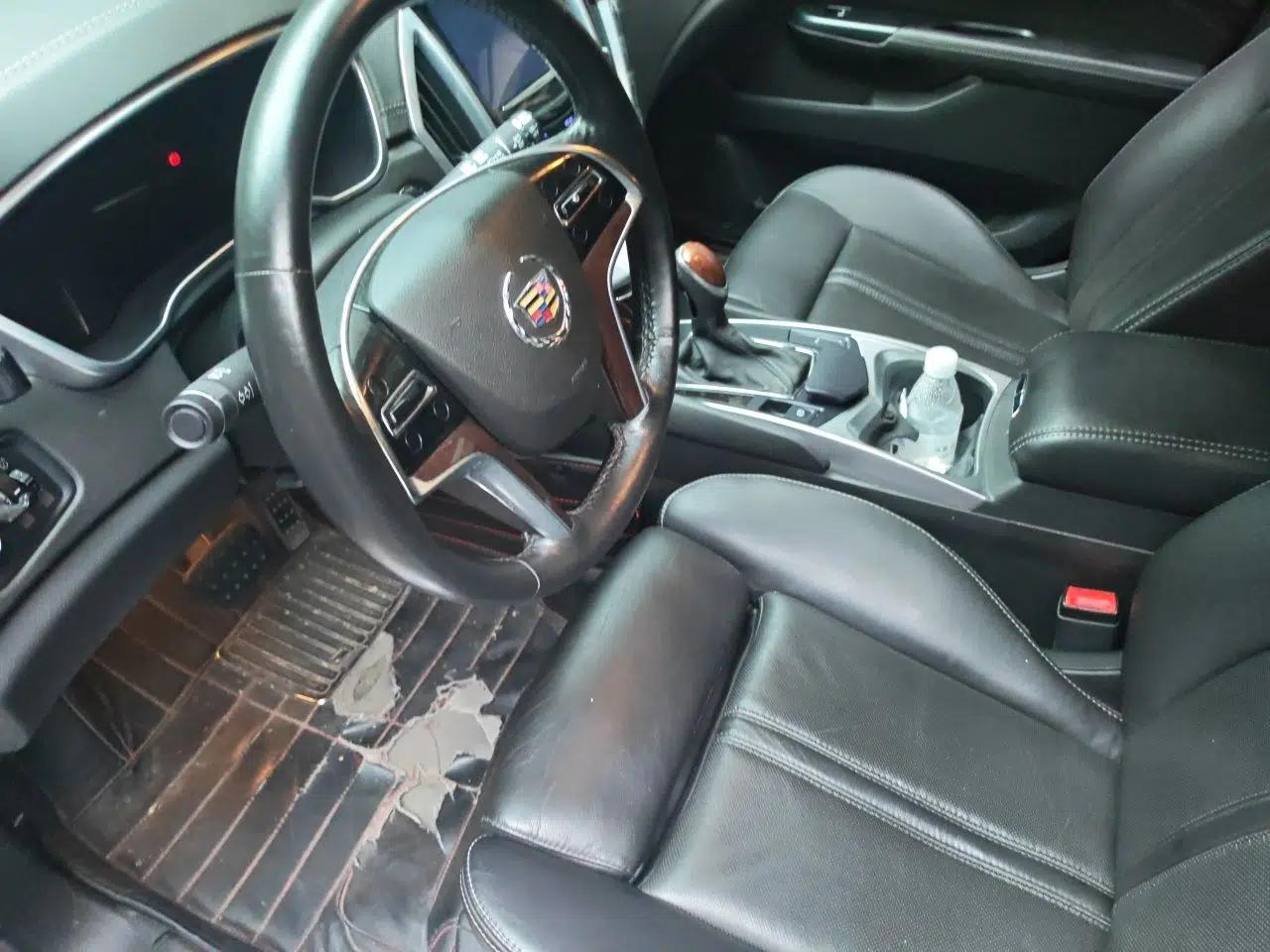 Cadillac SRX 2014 3.0L Elite Model — миниатюра 10