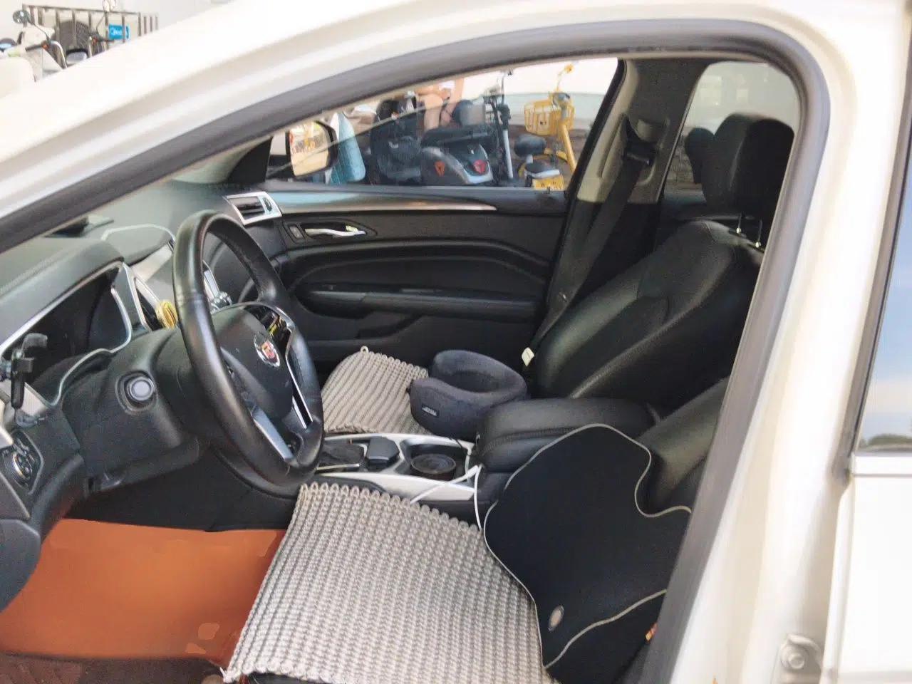 Cadillac SRX 2015 3.0L Comfort Version — миниатюра 15