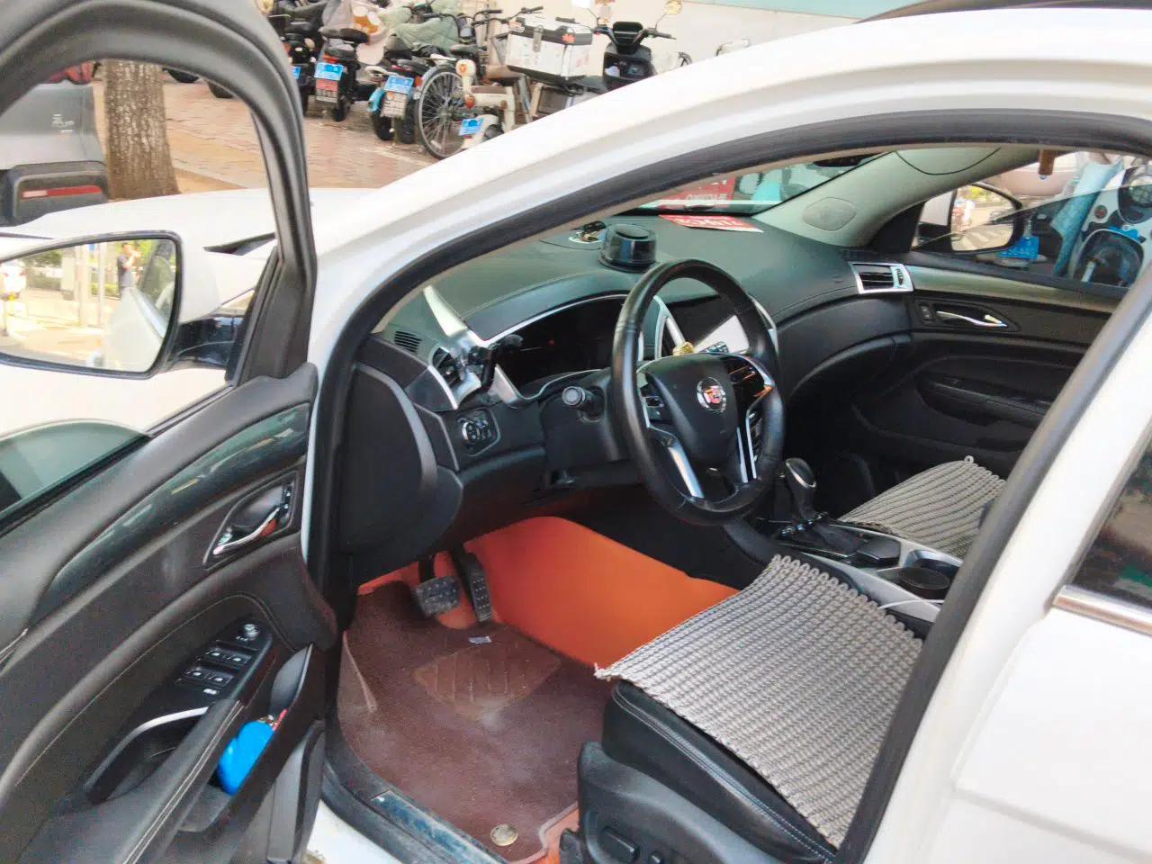 Cadillac SRX 2015 3.0L Comfort Version — миниатюра 16