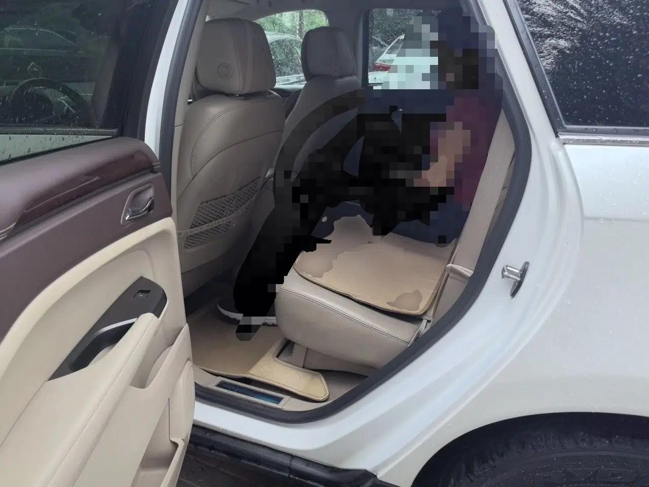 Cadillac SRX 2012 3.0L Elite Edition — миниатюра 17