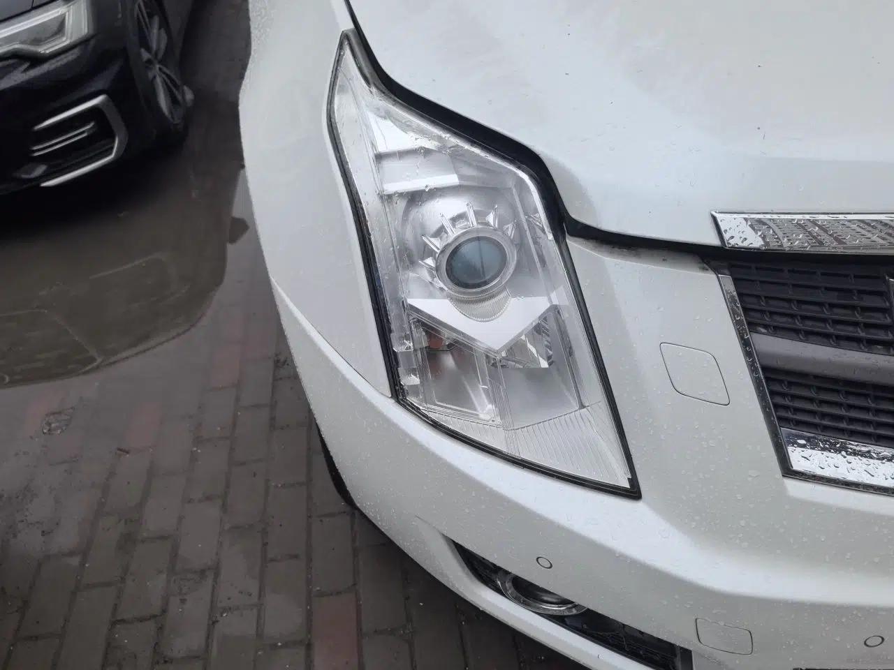 Cadillac SRX 2012 3.0L Elite Edition — миниатюра 7
