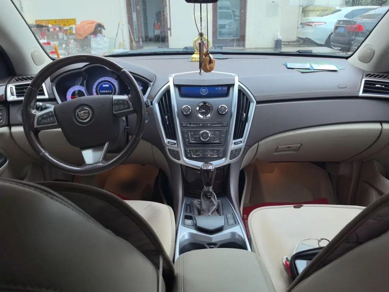 Cadillac SRX 2012 3.0L Elite Edition — миниатюра 9