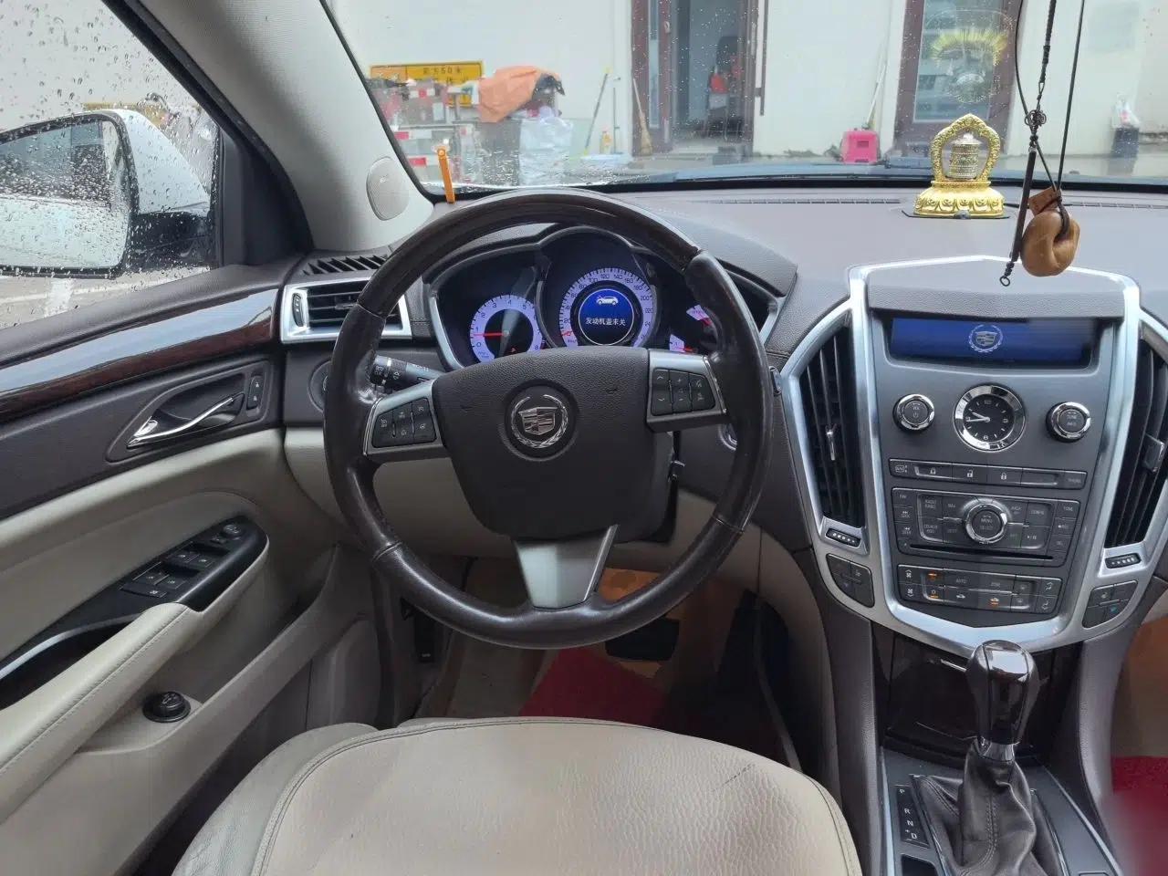 Cadillac SRX 2012 3.0L Elite Edition — миниатюра 10