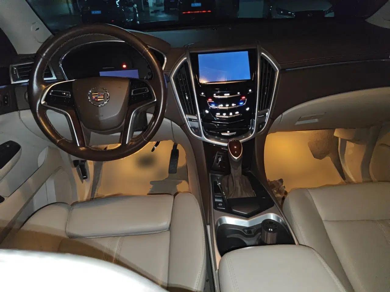 Cadillac SRX 2013 3.0L Luxury Model — миниатюра 9