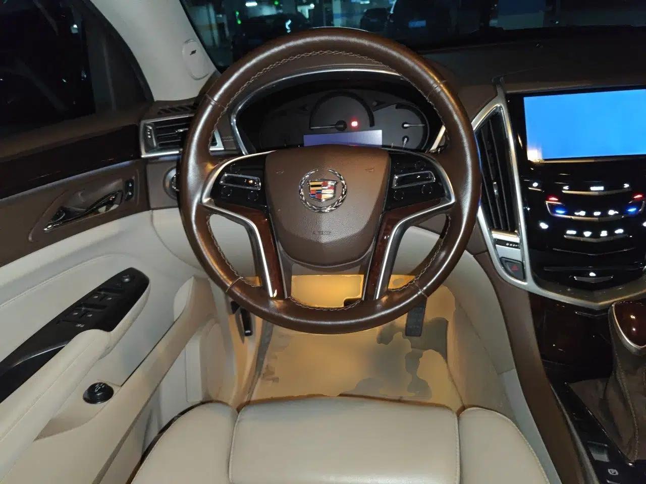 Cadillac SRX 2013 3.0L Luxury Model — миниатюра 10