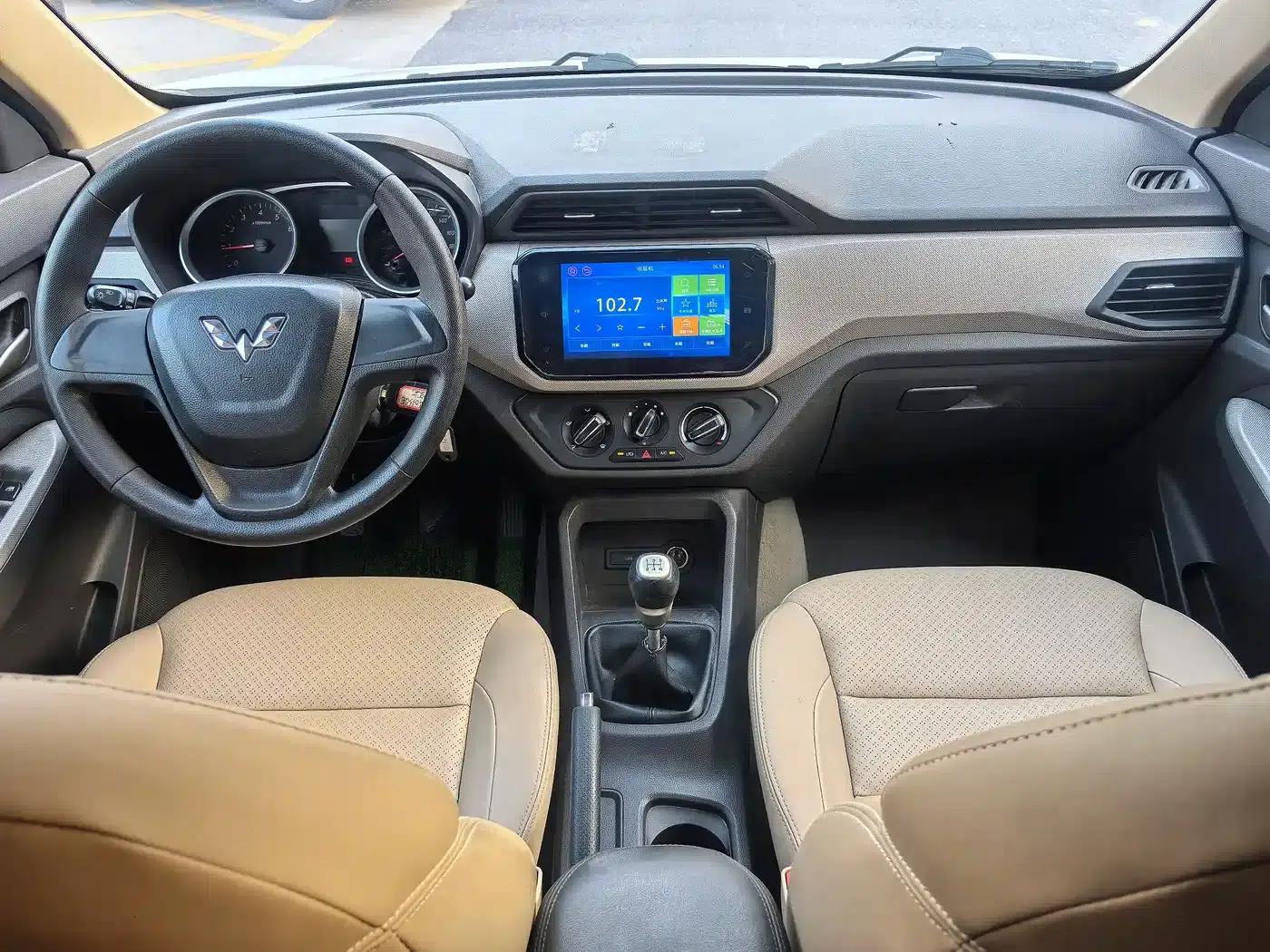 Wuling Hongguang 2018 1.5L S Comfort Model L2B — миниатюра 12