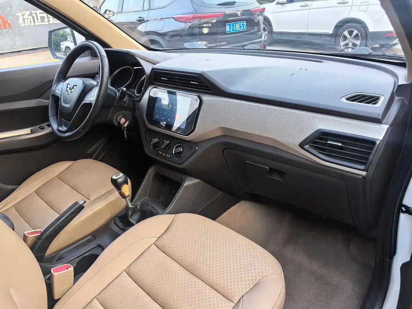 Wuling Hongguang 2018 1.5L S Comfort Model L2B — миниатюра 14