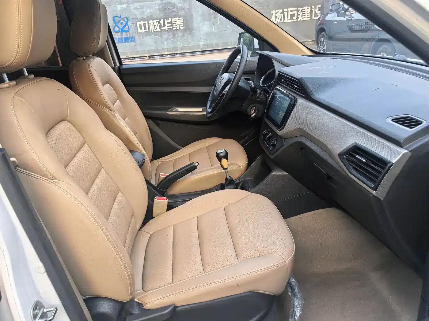 Wuling Hongguang 2018 1.5L S Comfort Model L2B — миниатюра 15