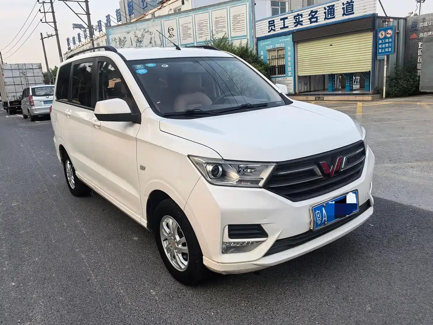 Wuling Hongguang 2018 1.5L S Comfort Model L2B — миниатюра 3