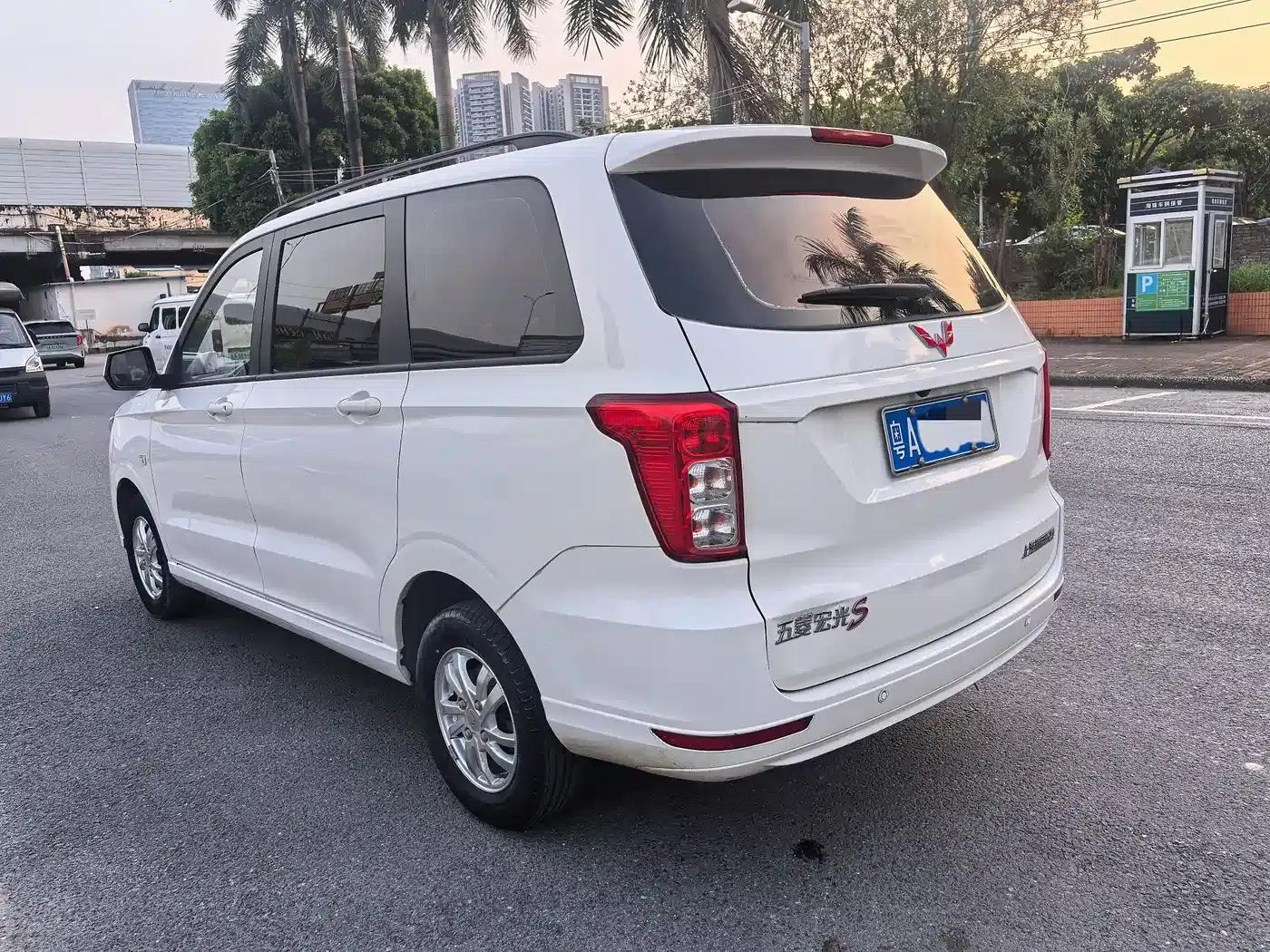 Wuling Hongguang 2018 1.5L S Comfort Model L2B — миниатюра 5