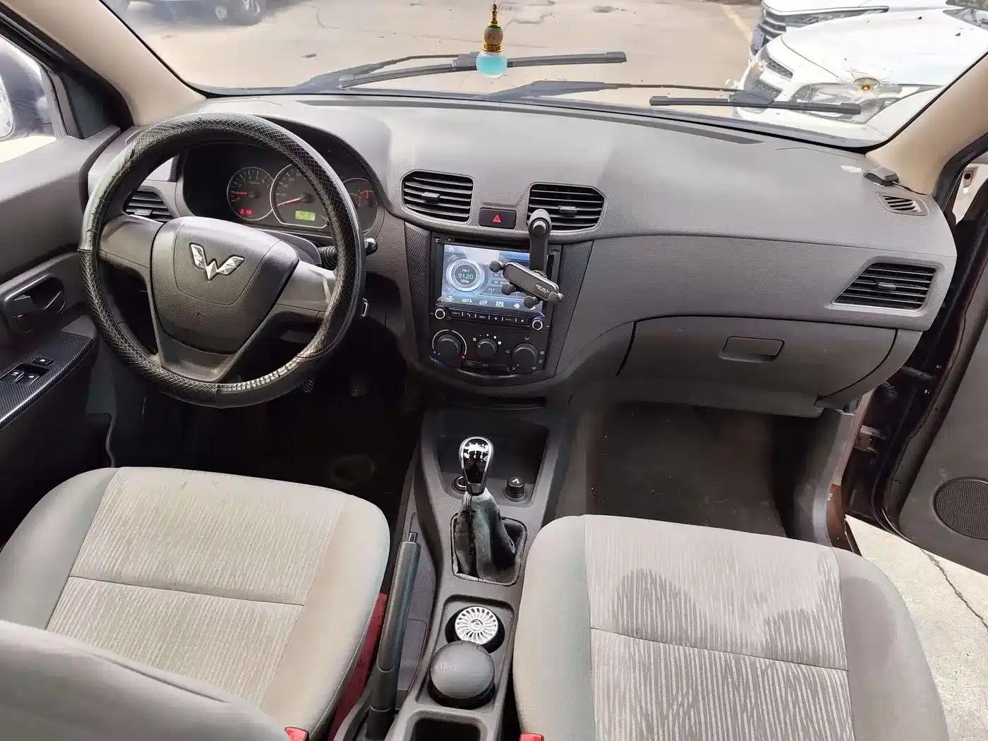 Wuling Hongguang 2015 1.2L S Basic Model (National V Emission Standard) — миниатюра 5