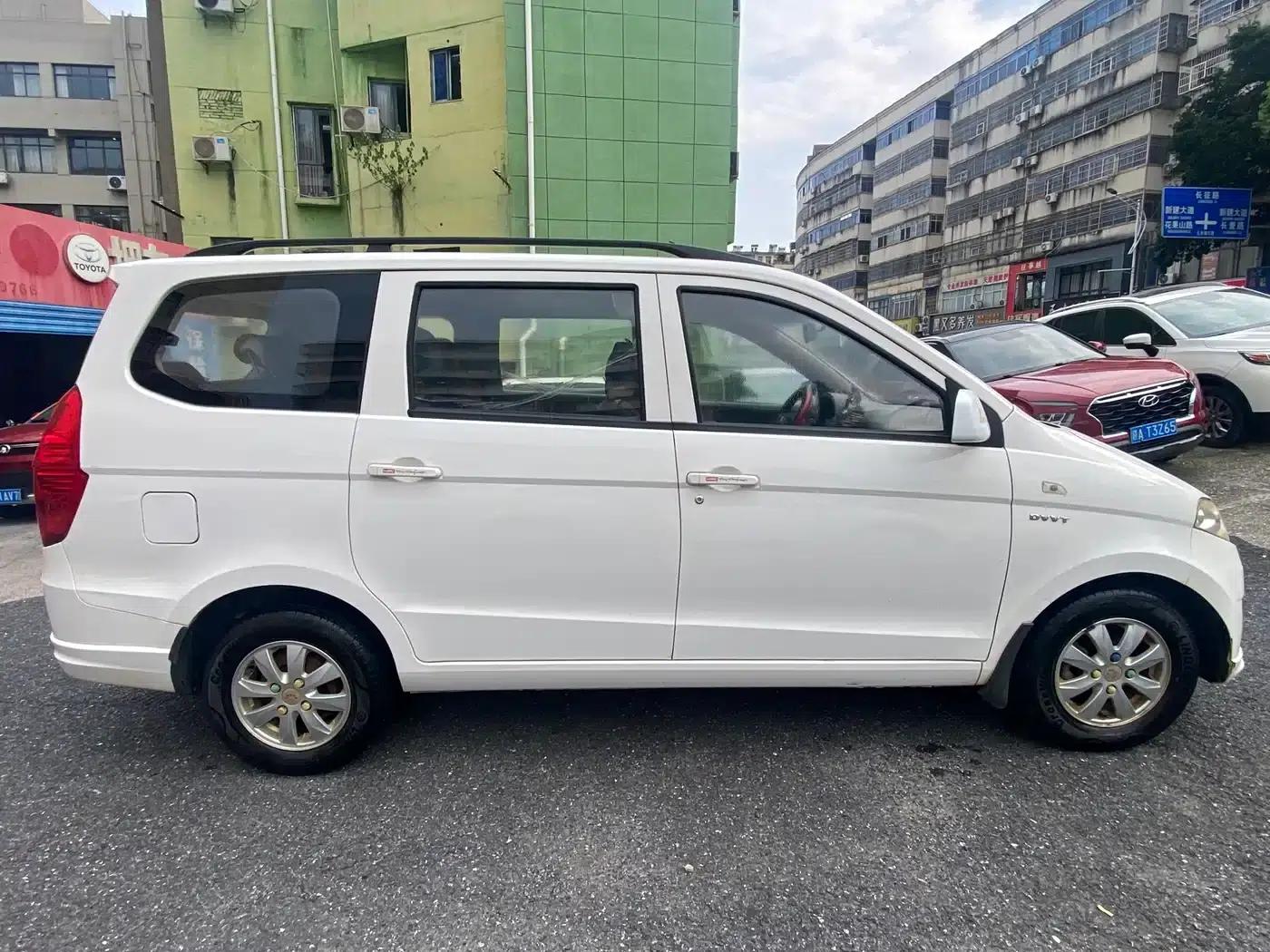 Wuling Hongguang 2016 1.5L S Comfort Model — миниатюра 5