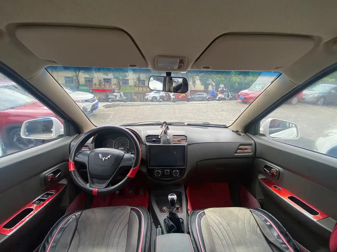 Wuling Hongguang 2016 1.5L S Comfort Model — миниатюра 9
