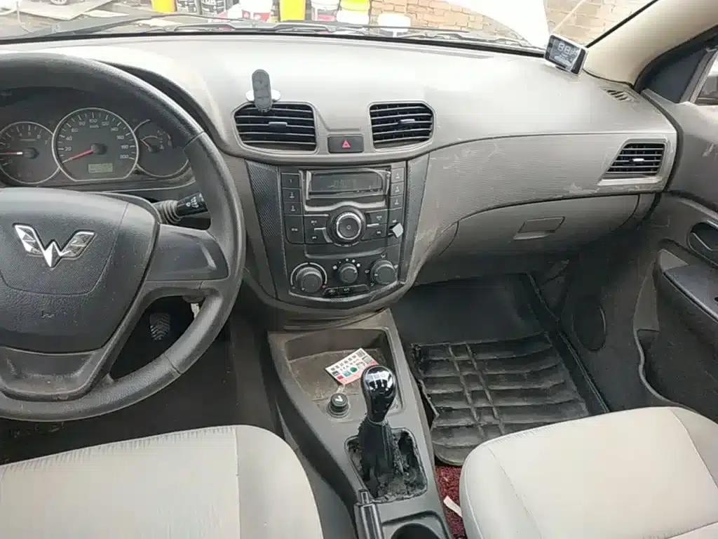 Wuling Hongguang 2014 1.2L Basic Model (National IV Emission Standard) — миниатюра 13