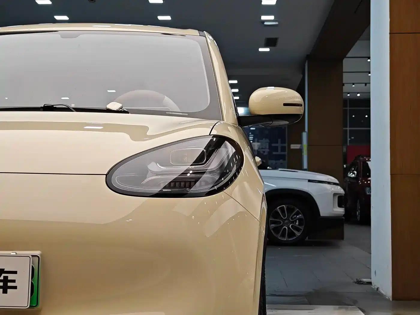 Wuling Bingo 2025 Model, 333km Range, Lingxi Connected Edition — миниатюра 2