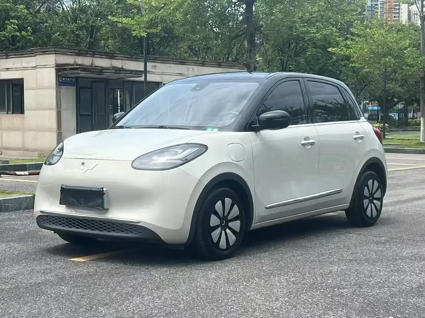 Wuling Bingo 2023 Model, 333km Range, Lingxi Connected Edition — миниатюра 1