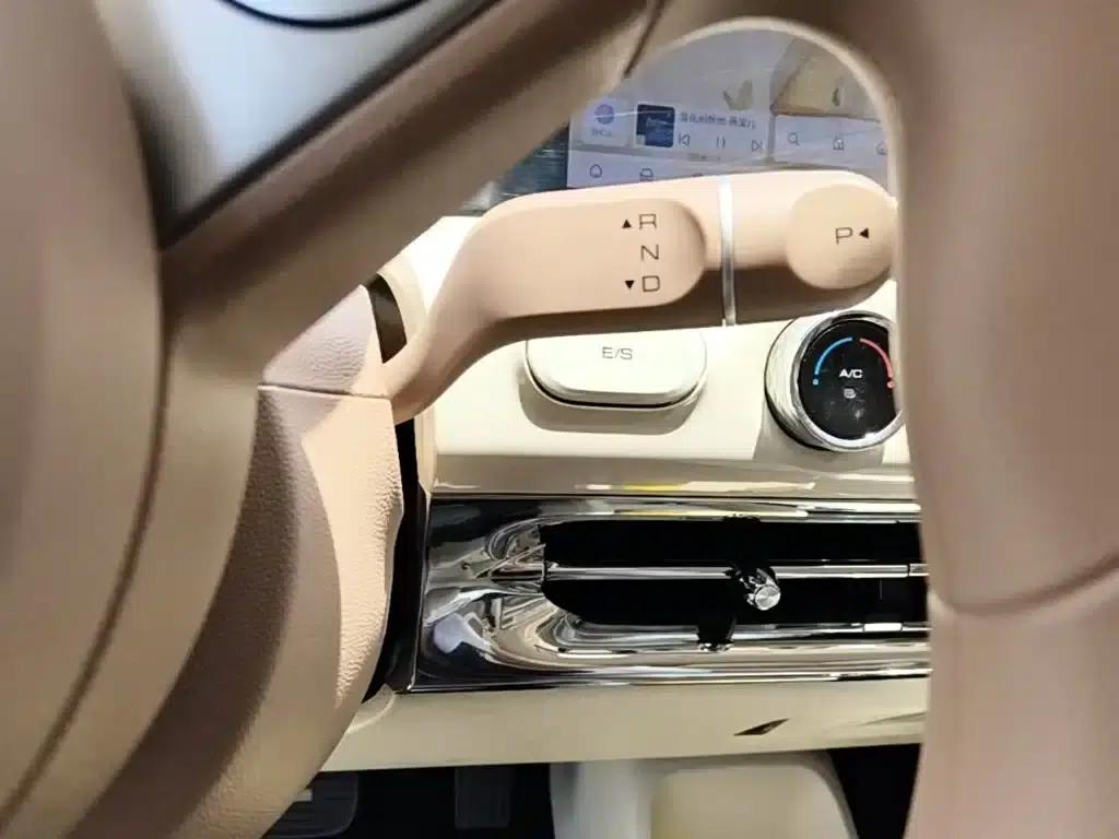 Wuling Bingo 2025 Model, 333km Range, Lingxi Connected Edition — миниатюра 21