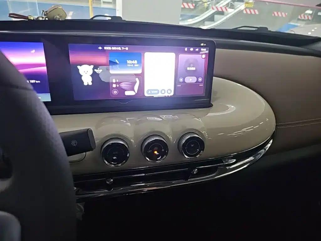 Wuling Bingo 2023 Model, 333km Range, Lingxi Connected Edition — миниатюра 13