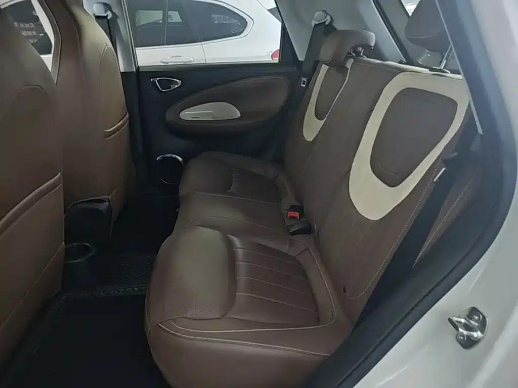 Wuling Bingo 2023 Model, 333km Range, Lingxi Connected Edition — миниатюра 17