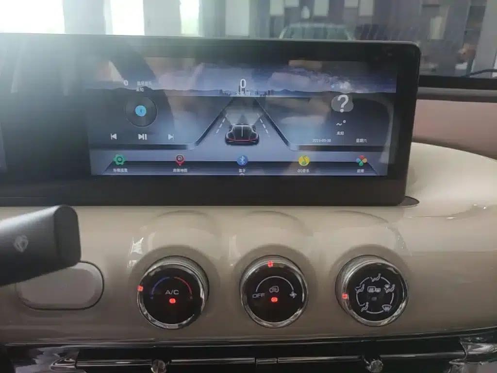 Wuling Bingo 2024 Model, 333km Range, Lingxi Connected Edition — миниатюра 13