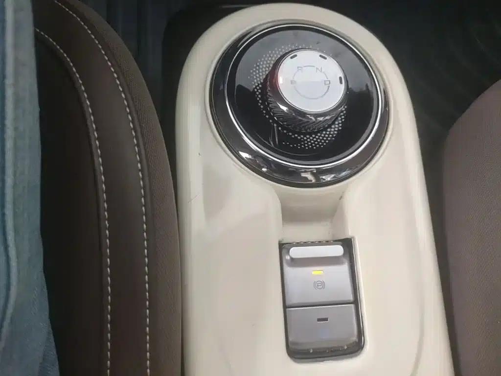 Wuling Bingo 2024 Model, 333km Range, Lingxi Connected Edition — миниатюра 14