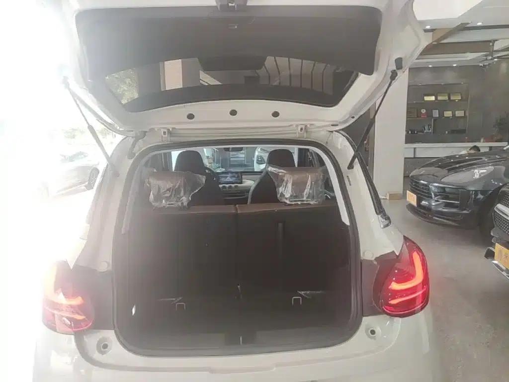 Wuling Bingo 2024 Model, 333km Range, Lingxi Connected Edition — миниатюра 19