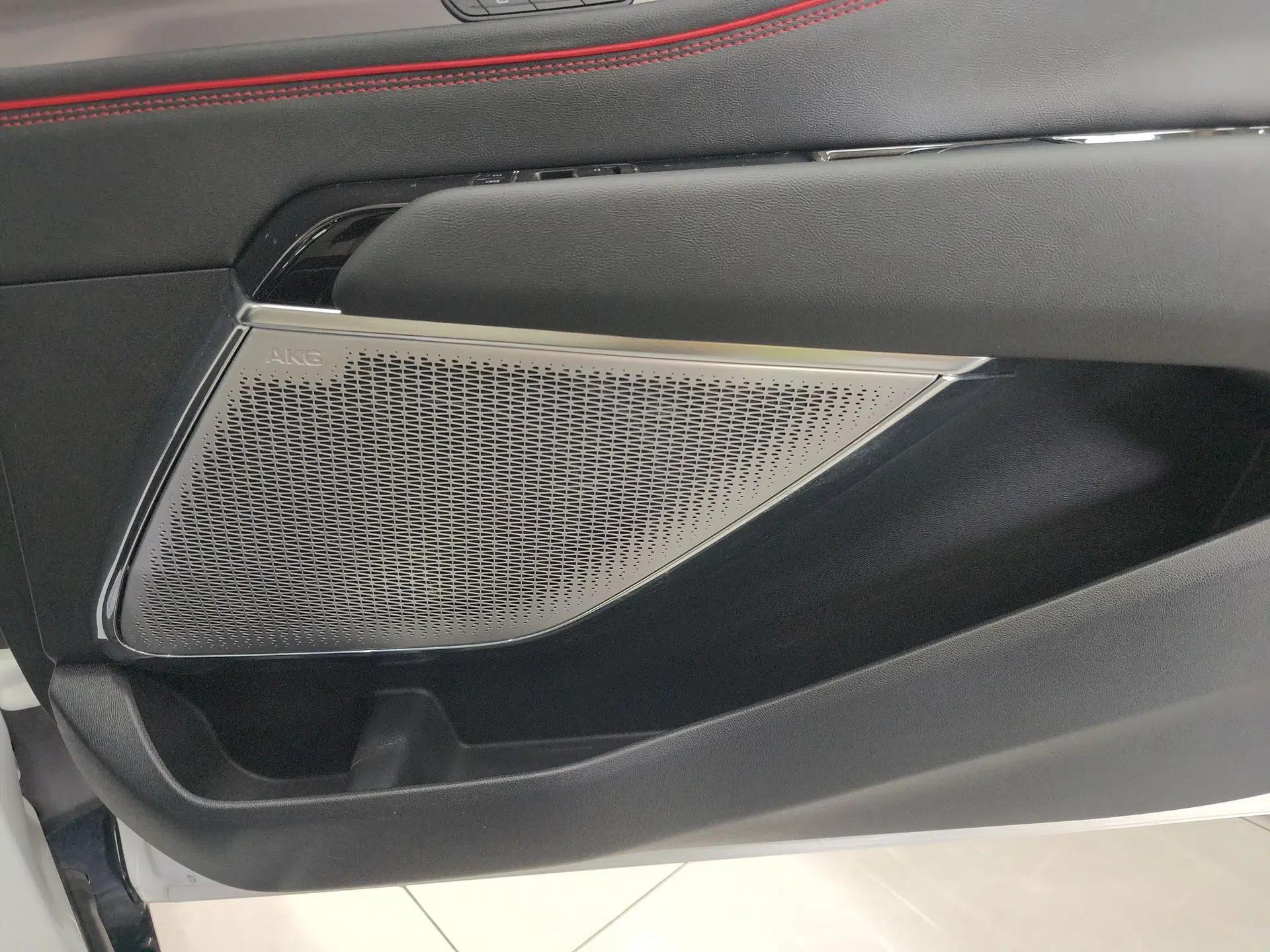 Cadillac GT4 2023 25T Prestige Version — миниатюра 16