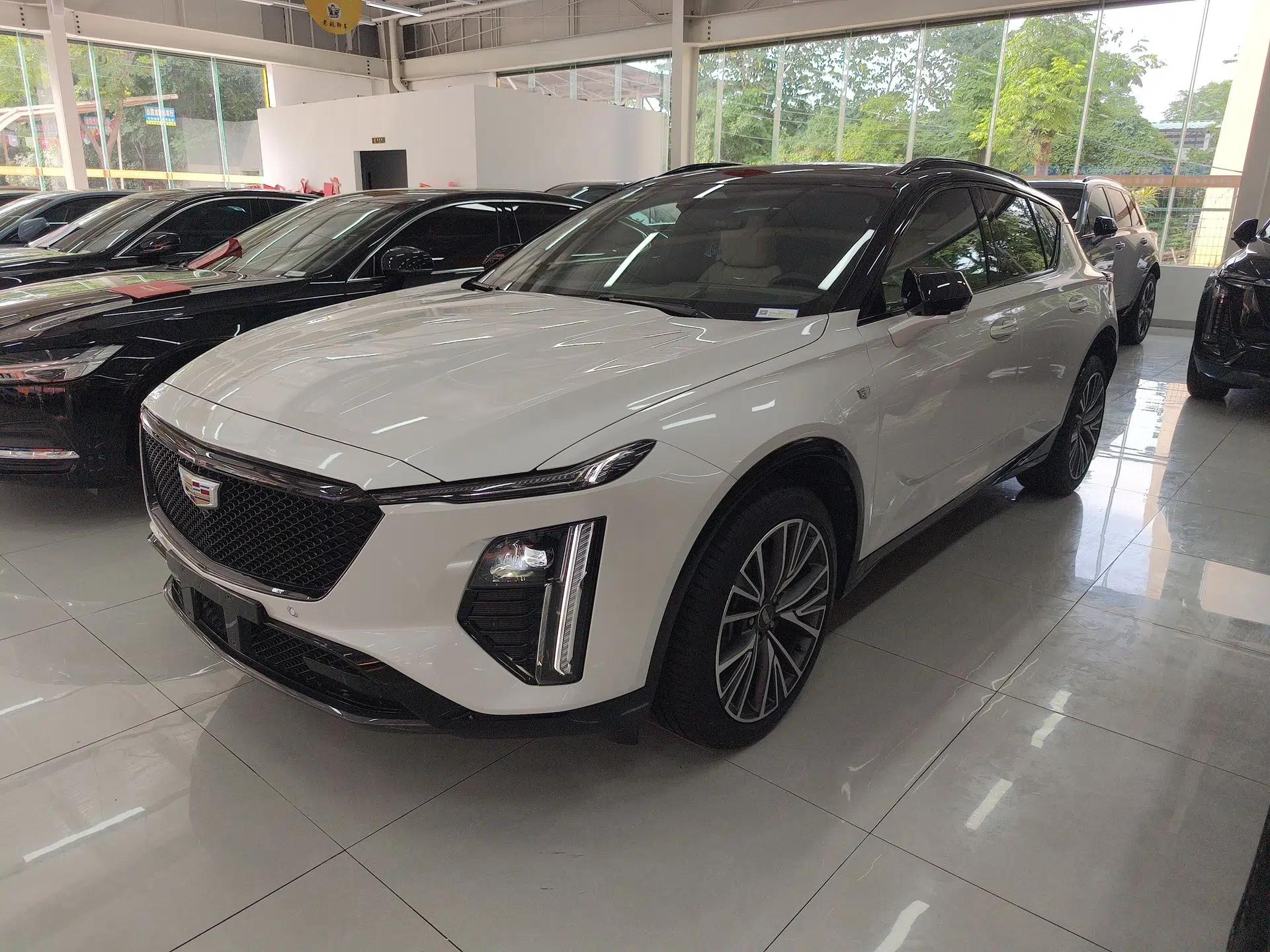 Cadillac GT4 2023 25T Prestige Version — миниатюра 3
