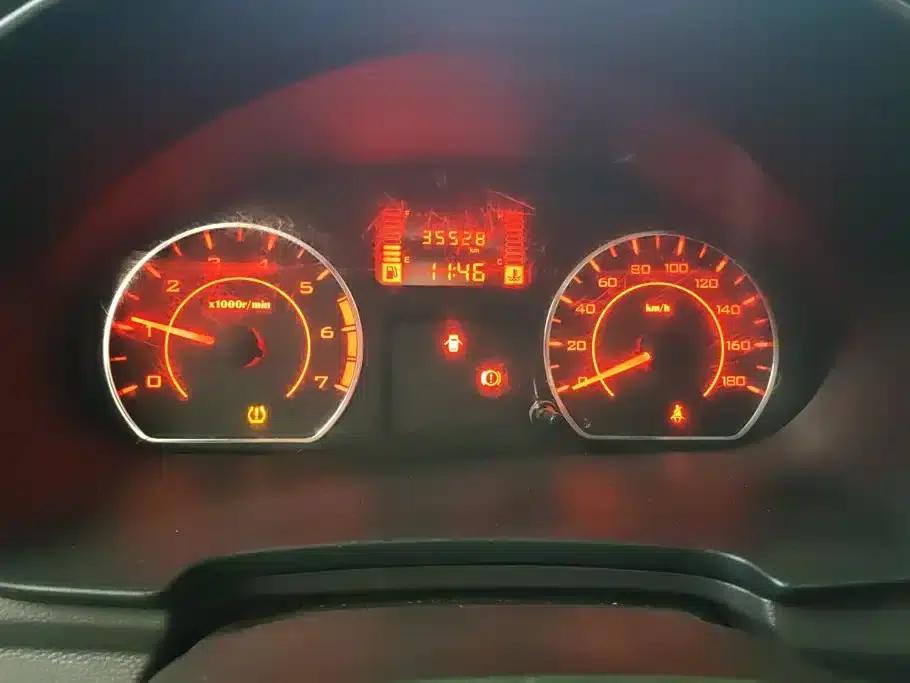 Wuling Hongguang V 2022 1.5L Jinqu Edition Electric Power Assist LAR — миниатюра 14