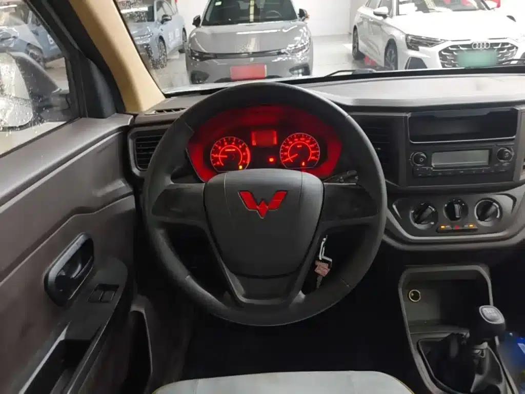 Wuling Hongguang V 2022 1.5L Sporty Edition with Hydraulic Power Steering (LAR) — миниатюра 11