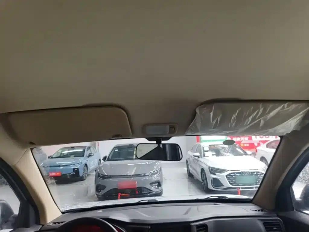 Wuling Hongguang V 2022 1.5L Sporty Edition with Hydraulic Power Steering (LAR) — миниатюра 18