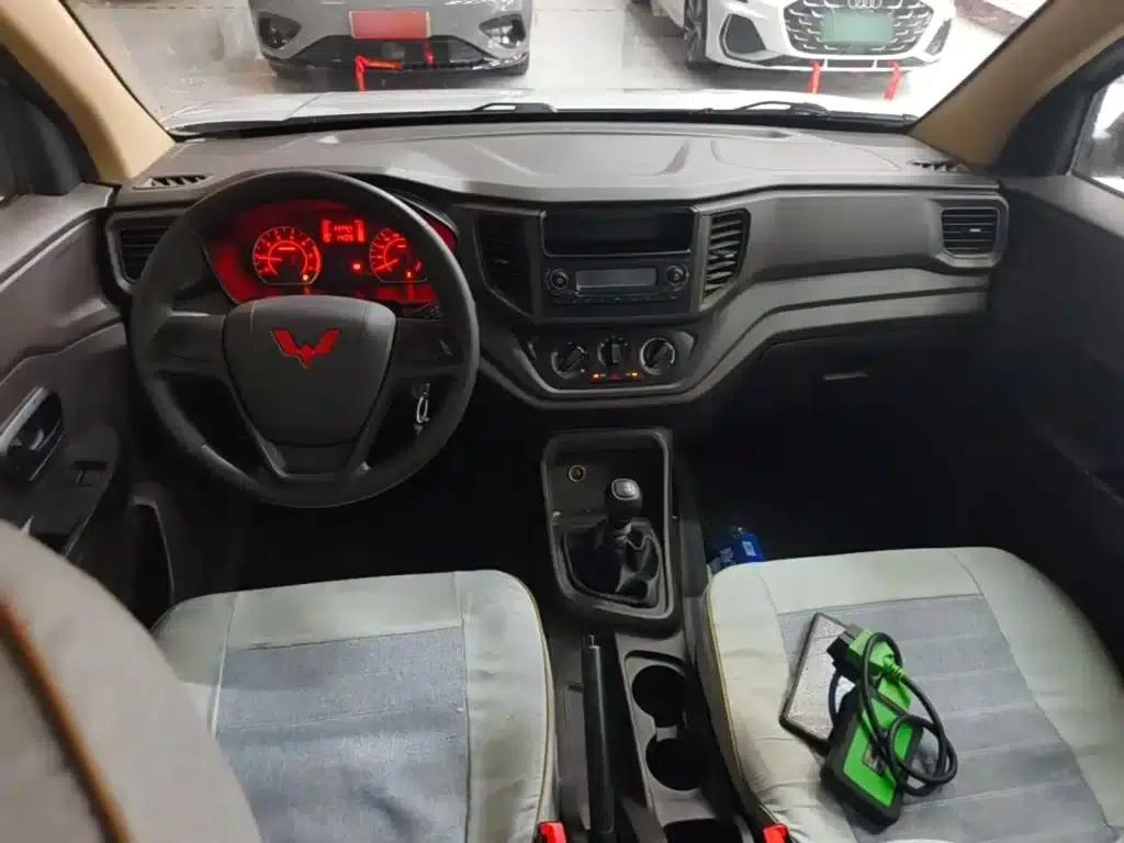 Wuling Hongguang V 2022 1.5L Sporty Edition with Hydraulic Power Steering (LAR) — миниатюра 10