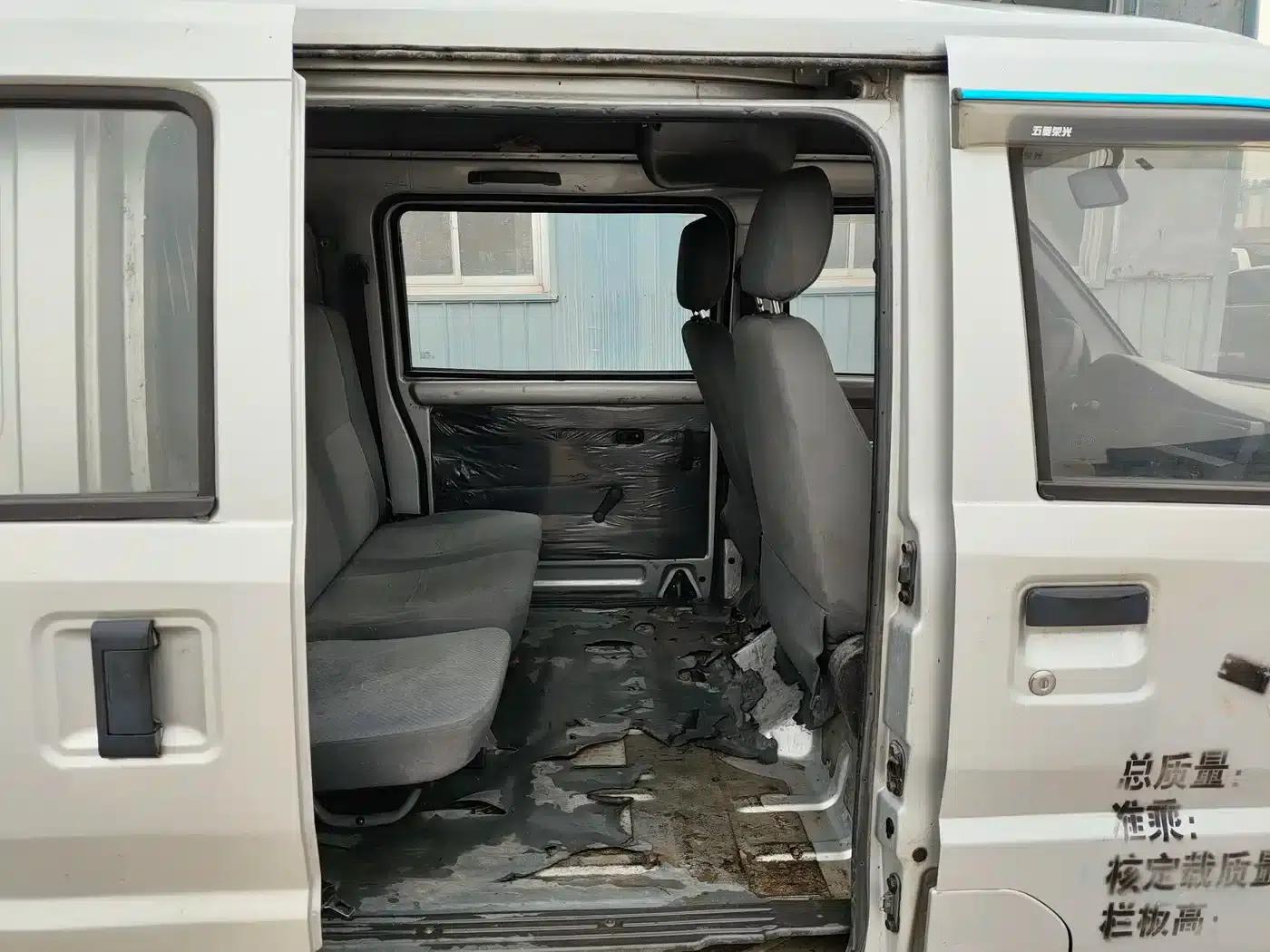 Wuling Rongguang 2014 1.2L S Standard Edition — миниатюра 8