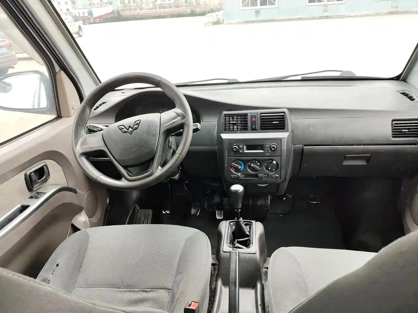 Wuling Rongguang 2014 1.2L S Standard Edition — миниатюра 9