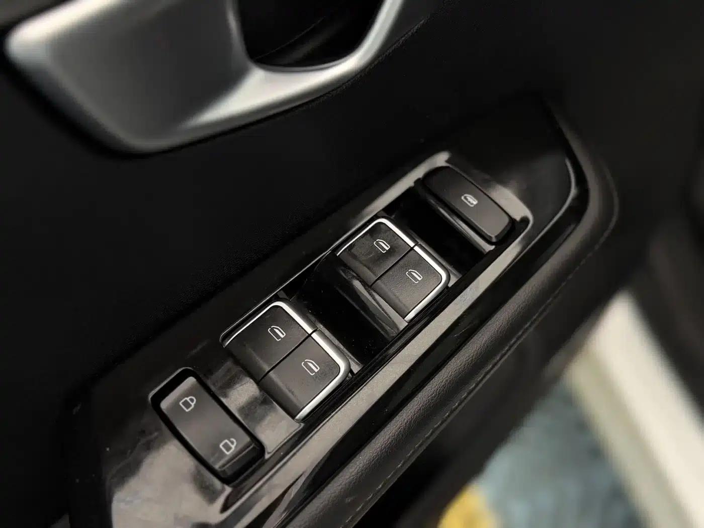 Wuling Xingchen 2021 1.5T CVT Star Edition — миниатюра 12