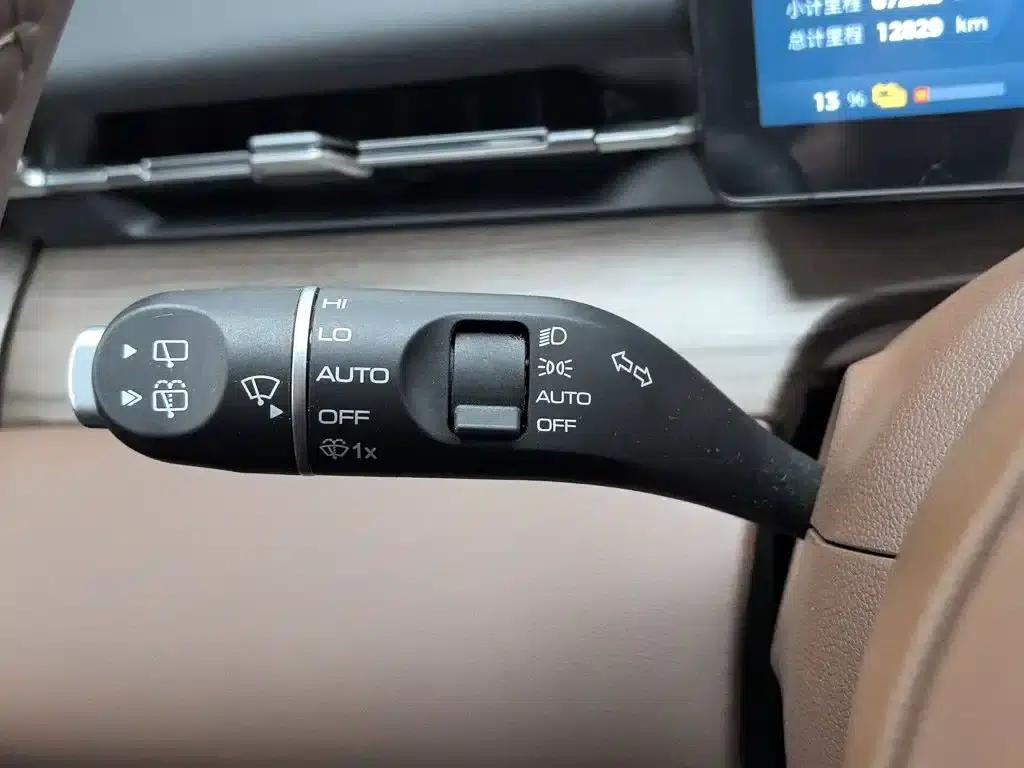Wuling Xingguang S 2024 Model 130km Navigator Edition — миниатюра 21