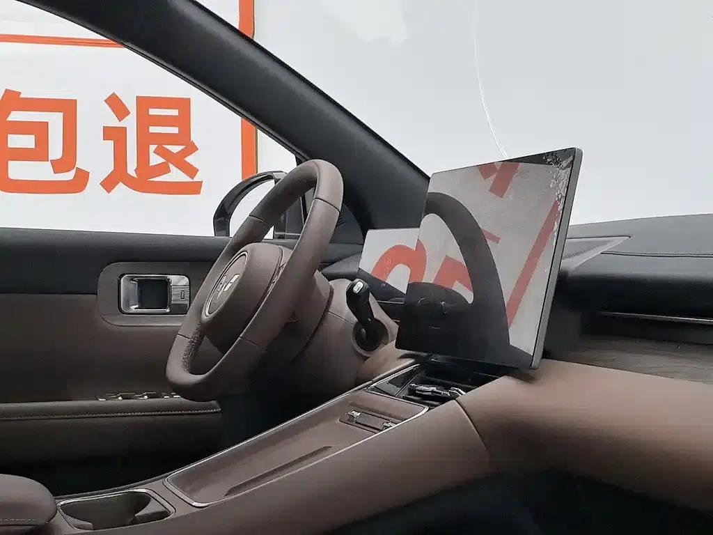 Wuling Xingguang S 2024 Model 130km Navigator Edition — миниатюра 22