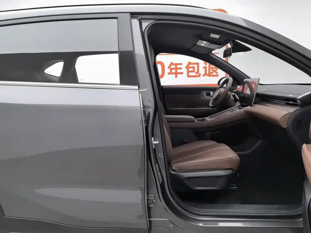 Wuling Xingguang S 2024 Model 130km Navigator Edition — миниатюра 23