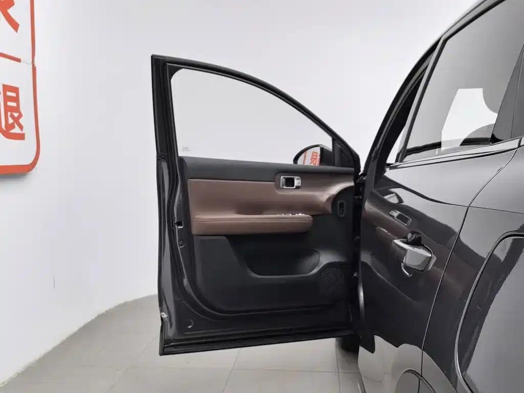 Wuling Xingguang S 2024 Model 130km Navigator Edition — миниатюра 8