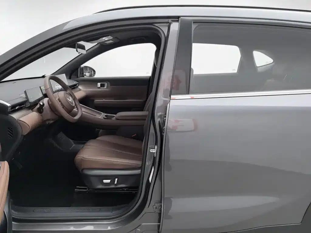 Wuling Xingguang S 2024 Model 130km Navigator Edition — миниатюра 10