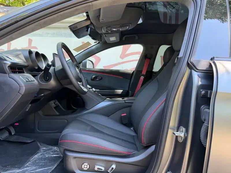 ORA Lightning Cat 2024 Model 555km Luxury Edition — миниатюра 12
