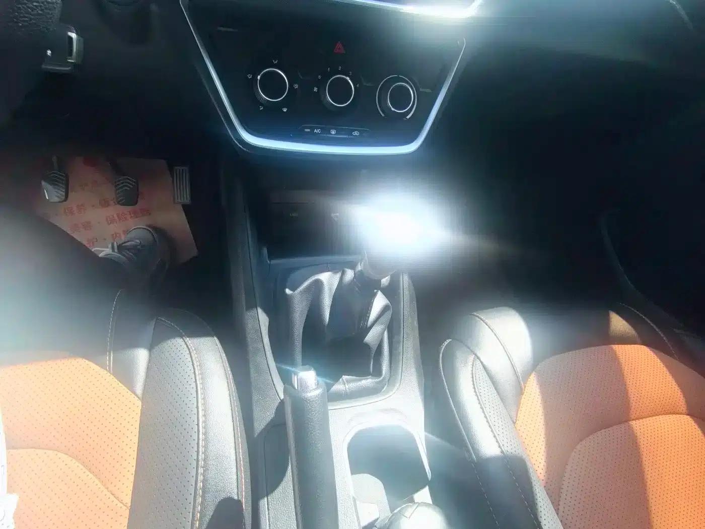 Wuling Hongguang S3 2018 1.5L Manual Comfort Model (National V Emission Standard) — миниатюра 14
