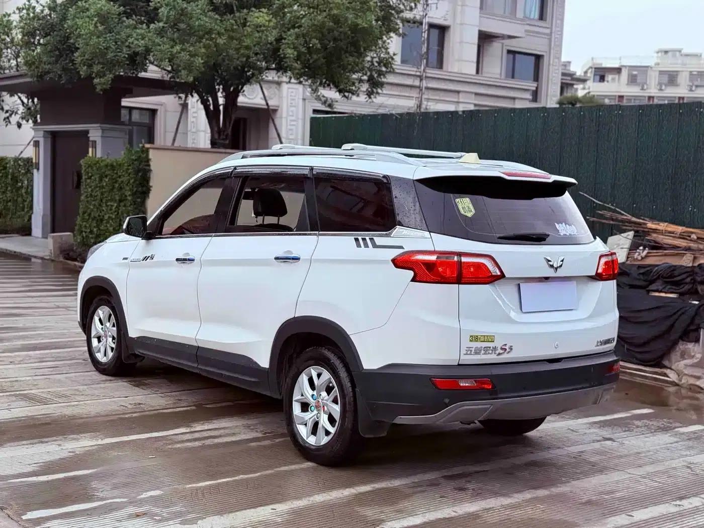 Wuling Hongguang S3 2018 1.5T Manual Deluxe Edition (National V Emission Standard) — миниатюра 9